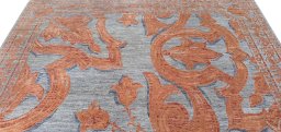Central medallion detail of New Mahli rug from Pakistan
