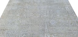 Central medallion detail of New Mahli rug from Pakistan
