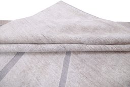 Surface texture of New Mahli rug with natural Mercesized Cotton and intricate pattern