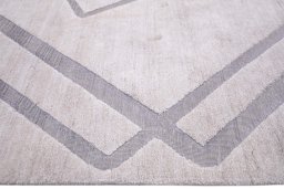 Corner detail of New Mahli rug showing border pattern and Mercesized Cotton pile