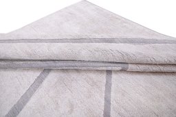 Surface texture of New Mahli rug with natural Mercesized Cotton and intricate pattern