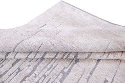 Surface texture of New Mahli rug with natural Mercesized Cotton and intricate pattern