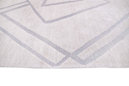 Close-up detail of New Mahli rug from Pakistan showing Mercesized Cotton weave