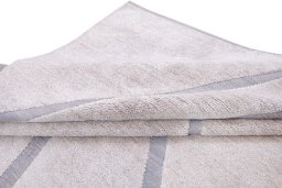 Surface texture of New Mahli rug with natural Mercesized Cotton and intricate pattern