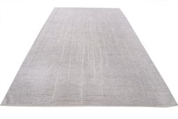 Surface texture of New Mahli rug with natural Wool and intricate pattern