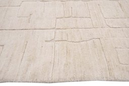 Corner detail of New Mahli rug showing border pattern and Wool pile
