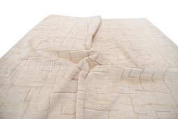Backside of handmade New Mahli rug showing knot structure and weave density