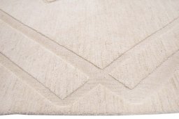 Corner detail of New Mahli rug showing border pattern and Wool pile