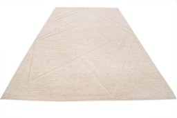 Surface texture of New Mahli rug with natural Wool and intricate pattern