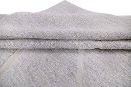 Surface texture of New Mahli rug with natural Wool and intricate pattern