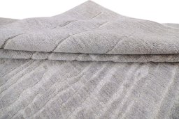 Surface texture of New Mahli rug with natural Wool and intricate pattern