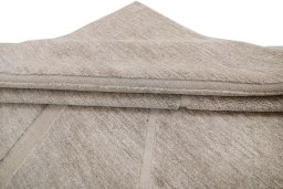 Surface texture of New Mahli rug with natural Wool and intricate pattern