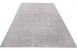 Surface texture of New Mahli rug with natural Wool and intricate pattern