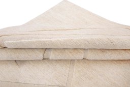 Surface texture of New Mahli rug with natural Wool and intricate pattern