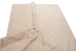 Backside of handmade New Mahli rug showing knot structure and weave density