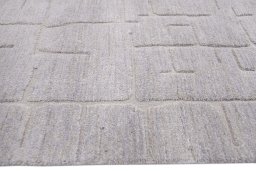 Corner detail of New Mahli rug showing border pattern and Wool pile