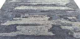 Surface texture of New Mahli rug with natural Wool and intricate pattern
