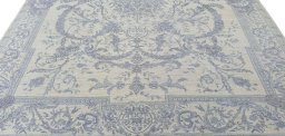 Surface texture of New Mahli rug with natural Wool and intricate pattern