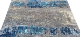 Backside of handmade New Mahli rug showing knot structure and weave density