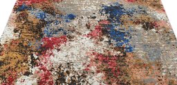 Surface texture of New Mahli rug with natural Wool and intricate pattern
