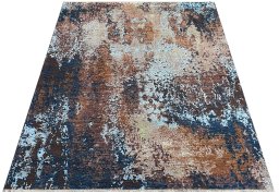 Corner detail of New Mahli rug showing border pattern and Wool pile