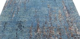 Surface texture of New Mahli rug with natural Wool and intricate pattern