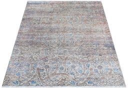 Corner detail of New Mahli rug showing border pattern and Wool pile