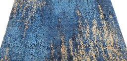 Surface texture of New Mahli rug with natural Wool and intricate pattern