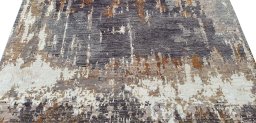 Surface texture of New Mahli rug with natural Wool and intricate pattern
