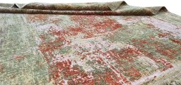 Close-up detail of New Mahli rug from Pakistan showing Wool weave