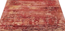 Surface texture of New Mahli rug with natural Wool and intricate pattern