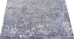 Surface texture of New Mahli rug with natural Wool and intricate pattern