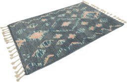 Corner detail of New Morocco rug showing border pattern and Wool pile