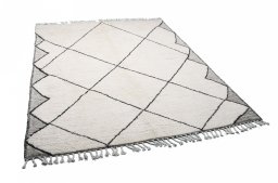 Corner detail of New Morocco rug showing border pattern and Wool pile