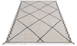 Corner detail of New Morocco rug showing border pattern and Wool pile