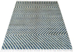Corner detail of New Morocco rug showing border pattern and Wool pile