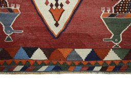Central medallion detail of 2000s Kilim Dastan rug from Iran / Persia