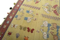 Surface texture of 1970s Kilim Dastan rug with natural Wool and intricate pattern