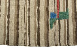 Central medallion detail of 2000s Kilim Dastan rug from Iran / Persia