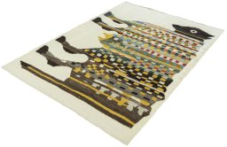 Corner detail of New Kilim Dastan rug showing border pattern and Wool pile
