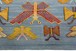 Central medallion detail of New Kilim Dastan rug from Turkey
