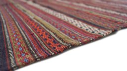 Central medallion detail of 1920s Kilim Jajim rug from Iran / Persia