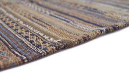 Central medallion detail of 1920s Kilim Jajim rug from Iran / Persia