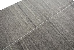 Backside of handmade New Kilim Kiasar rug showing knot structure and weave density