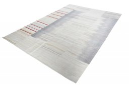 Corner detail of New Kilim Kiasar rug showing border pattern and Wool pile