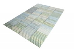 Corner detail of New Kilim Kiasar rug showing border pattern and Wool pile