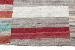 Central medallion detail of New Kilim Kiasar rug from Iran / Persia