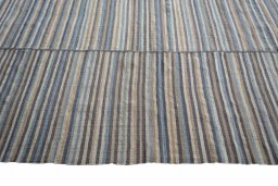 Backside of handmade New Kilim Kiasar rug showing knot structure and weave density