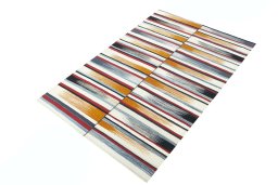 Corner detail of New Kilim Kiasar rug showing border pattern and Wool pile