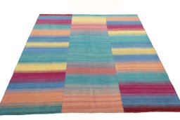 Close-up detail of New Kilim Kiasar rug from Iran / Persia showing Wool weave